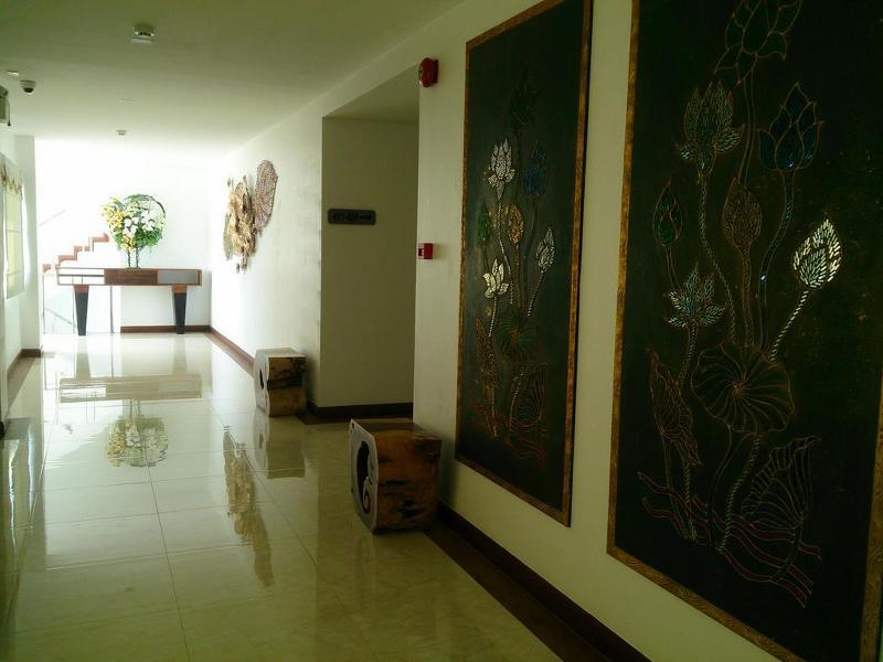 De42 Hotel Кату Екстериор снимка