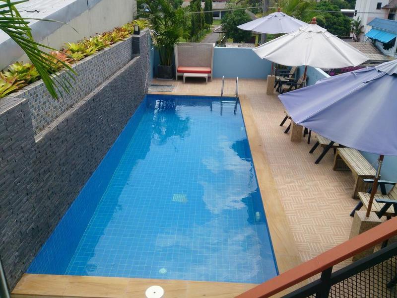 De42 Hotel Кату Екстериор снимка