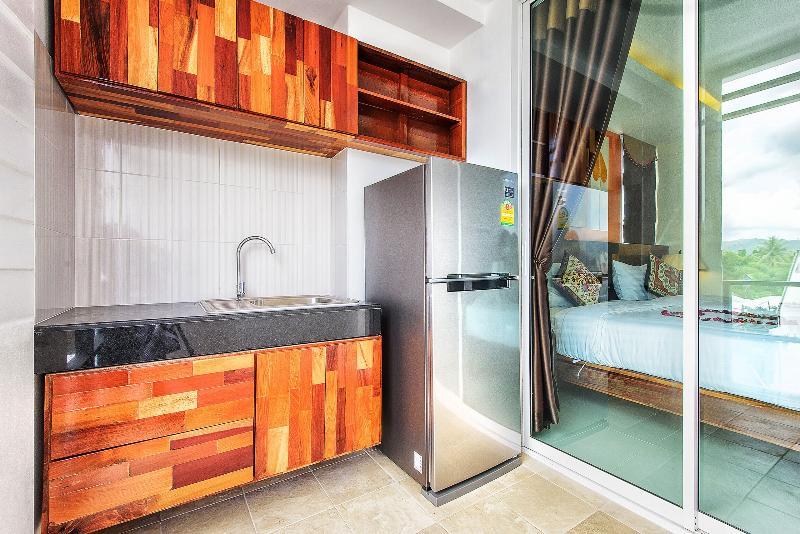 De42 Hotel Кату Екстериор снимка
