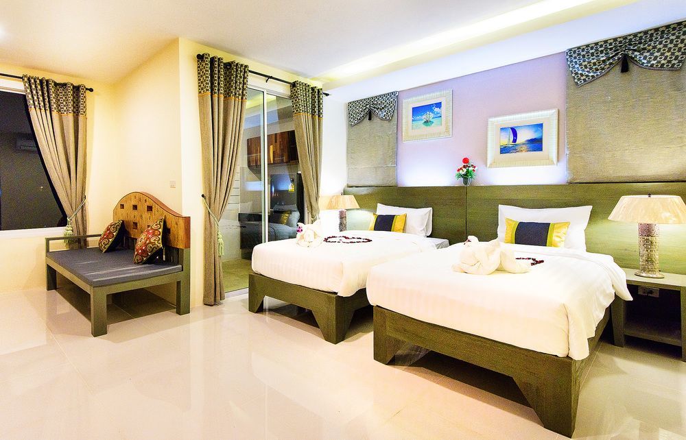 De42 Hotel Кату Екстериор снимка