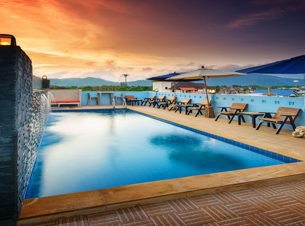De42 Hotel Кату Екстериор снимка