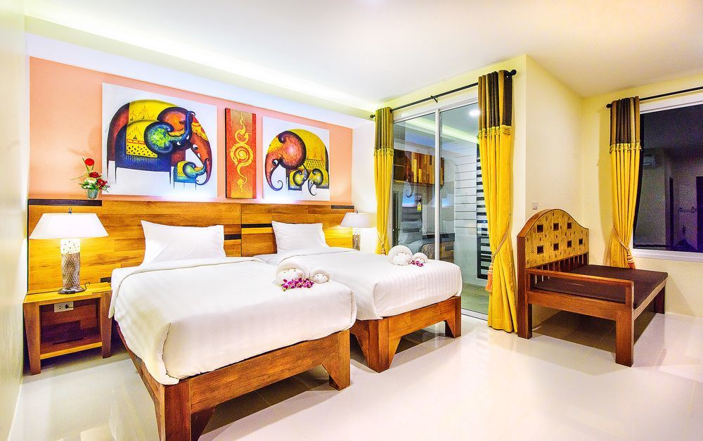 De42 Hotel Кату Екстериор снимка