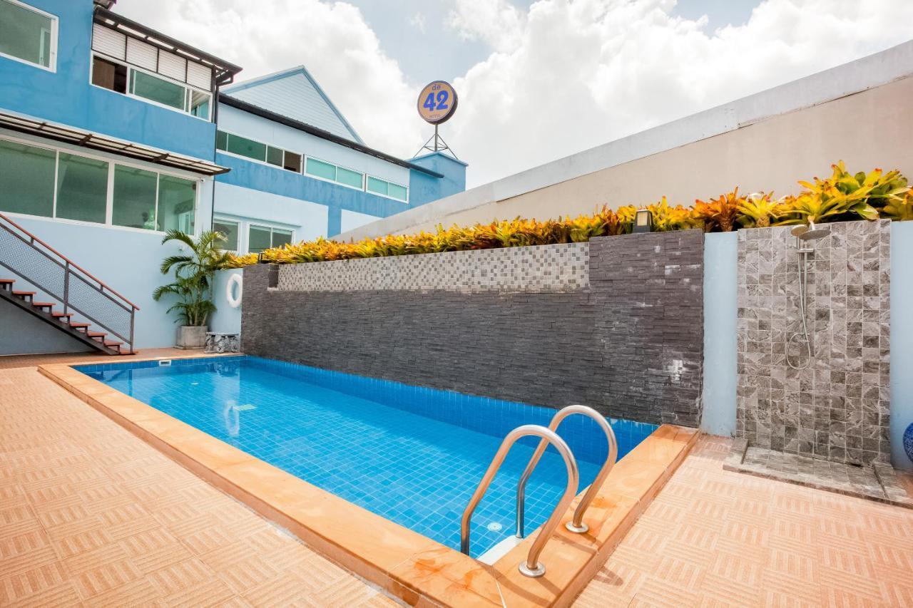 De42 Hotel Кату Екстериор снимка